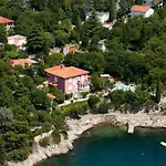 アパート Dora