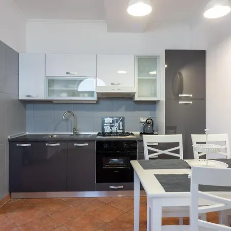 Dora クラリェヴィツァ