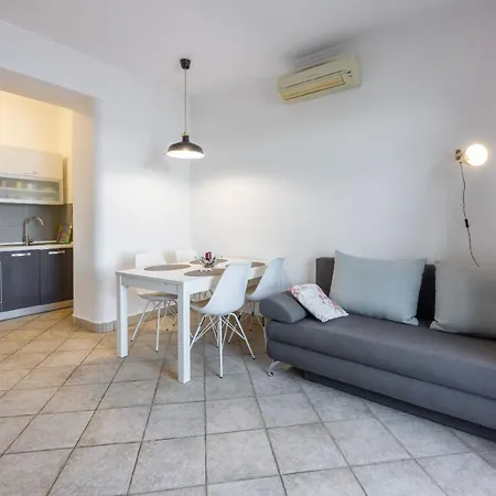 Dora Apartment