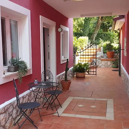 Dora Apartment