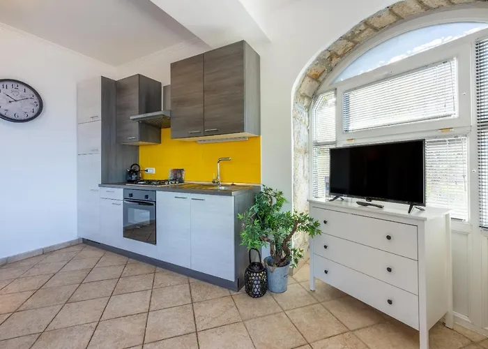 Apartman Dora *