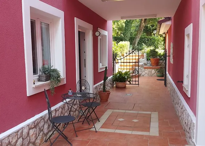 Dora Apartman