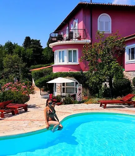 Apartman Dora *