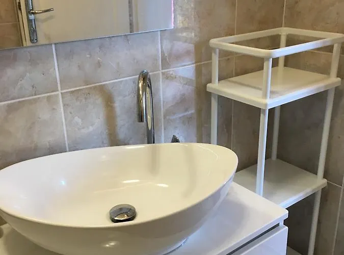 Apartman Dora *